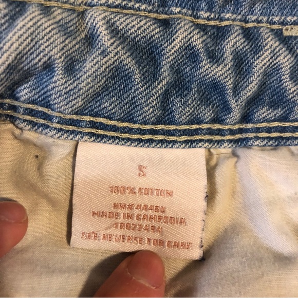 Tinseltown Denim Distressed Short Overalls Size Small - Picture 7 of 10